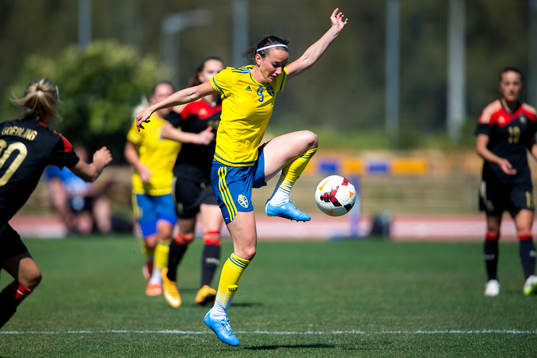 Sveriges Kosovare Asllani