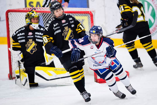 Linköpings Christa Alenko jublar