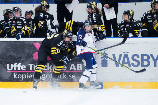 s Sara Hjalmarsson och Linköpings Emma Holmbom