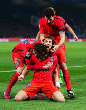 Paris Adrien Rabiot, David Luiz och Thiago Motta jublar