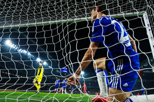Chelseas Cesar Azpilicueta drar i målnätet