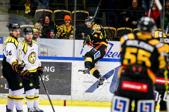Skellefteås Daniel Widing jublar