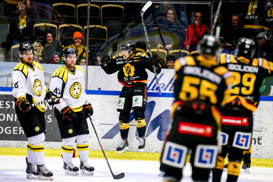 Skellefteås Daniel Widing jublar