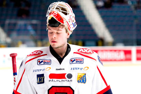 Södertäljes målvakt Christoffer Bengtsberg deppar
