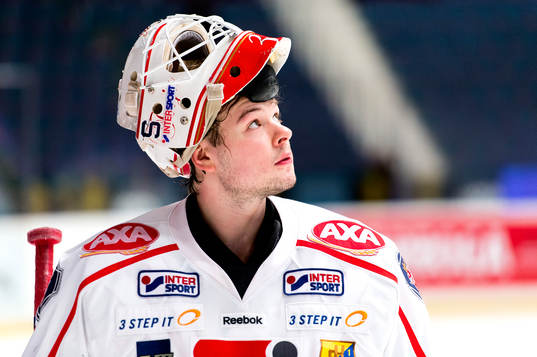 Södertäljes målvakt Christoffer Bengtsberg deppar
