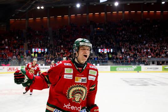 Frölundas Max Görtz jublar
