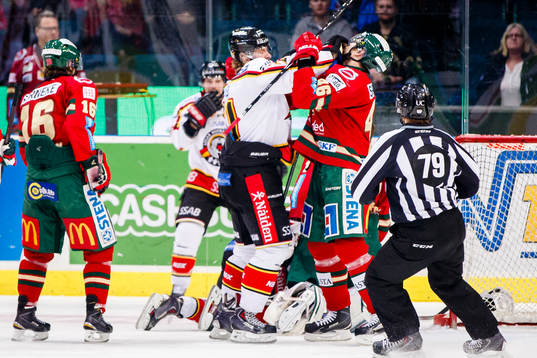 Bråk mellan Luleås Emil Sylvegård och Frölundas