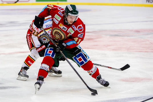 Frölundas Mathis Olimb med pucken