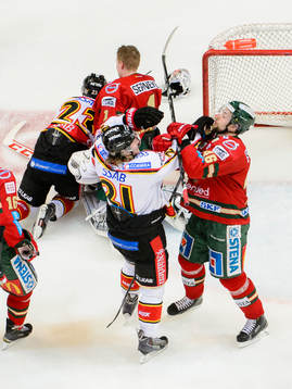 Bråk mellan Luleås Emil Sylvegård och Frölundas