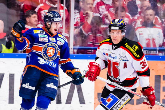 Växjös Sebastian Erixon firar