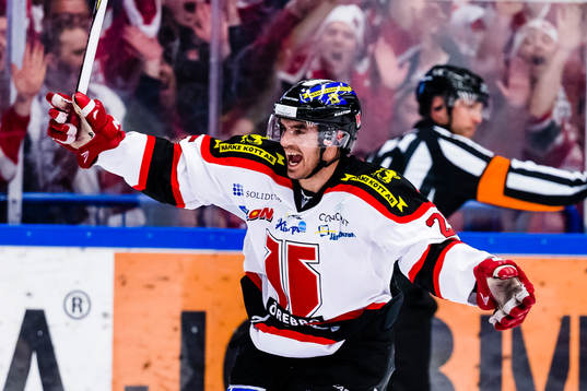 Örebros Martin Johansson firar