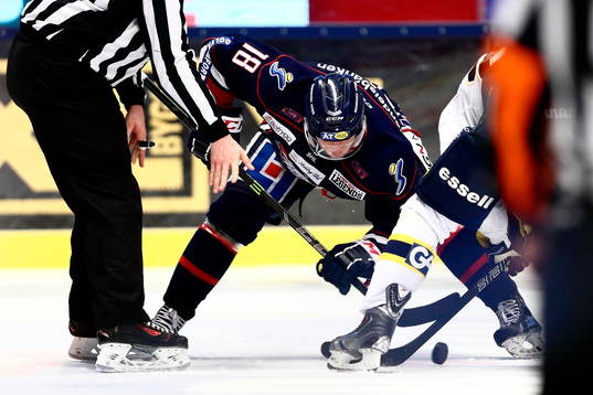 Linköpings Jonas Almtorp tekar