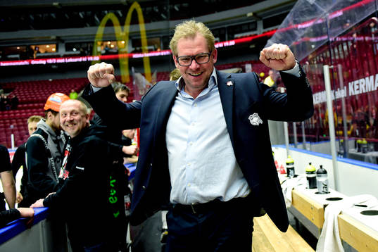 Malmö Redhawks sportchef Patrik Sylvegård jublar