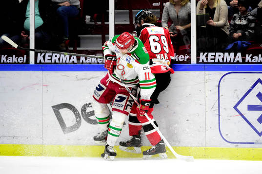 Moras Alexander Hilmerson och Malmö Redhawks Stefan Warg
