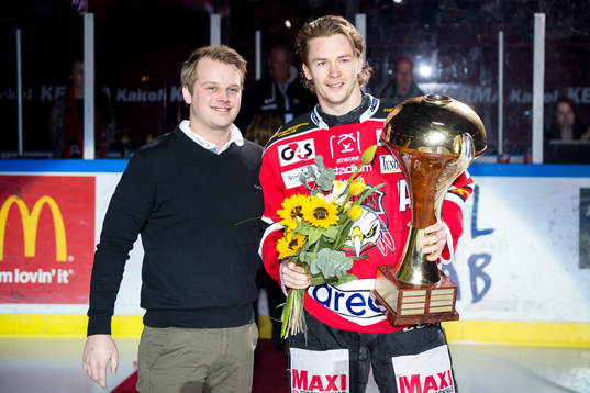 Malmö Redhawks Nicklas Jadeland får priset som årets
