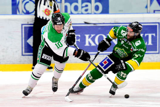 Rögles Viktor Lindgren och Björklövens Per Hållberg