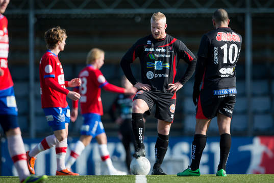 Trollhättans Jonathan Gustafsson och Josef Daoud deppar