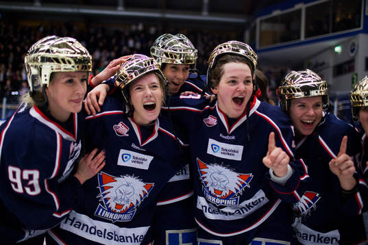 Linköpings Nina Aronsson, Jennifer Wakefield, Ingrid