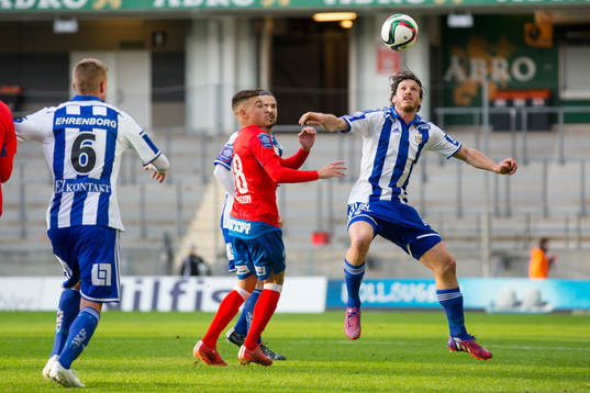 IFK Göteborgs Gustav Svensson före Helsingborgs Jordan