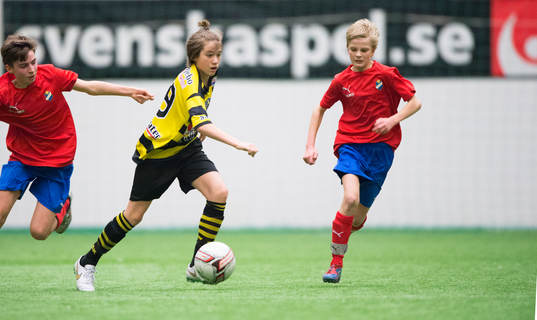 Skiljebos Hugo Rödlund i matchen i Tipselit Cup mellan