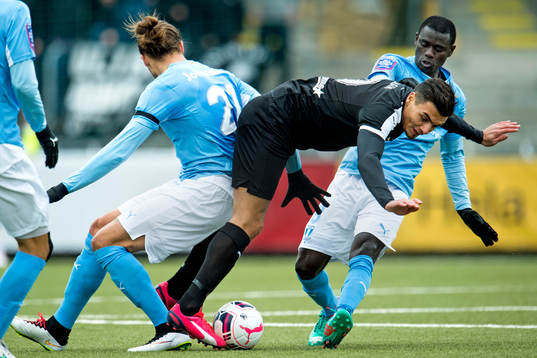 Örebros Ahmed Yasin faller