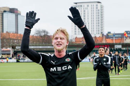 Örebros Karl Holmberg jublar