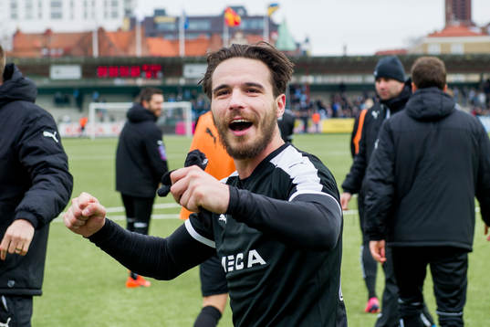 Örebros Nordin Gerzic jublar