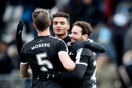 Örebros Erik Moberg , Nordin Gerzic och Ahmed Yasin jublar