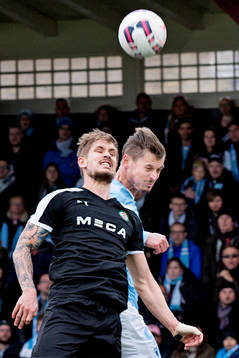 Örebros Karl Holmberg i nickduell med Malmö FFs Markus