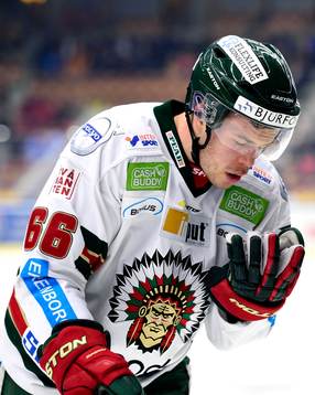 Frölundas Oscar Fantenberg grinar illa