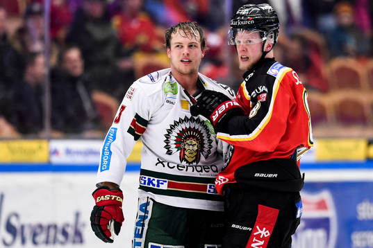 Frölundas Oliver Bohm och Luleås Per Savilahti-Nagander