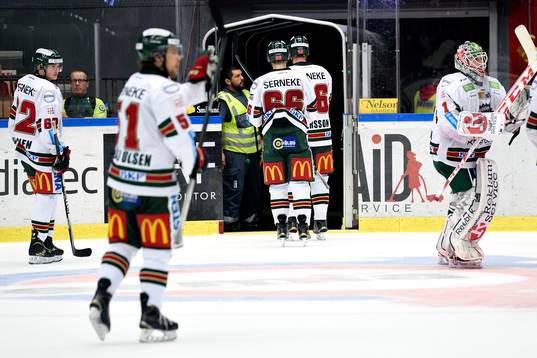 Frölundaspelarna lämnar isen