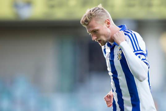 IFK Göteborgs Sebastian Eriksson knyter näven
