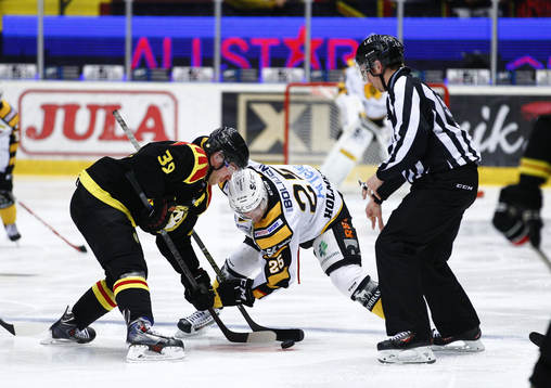 Brynäs Jonas Nordquist och Skellefteå Axel Holmström i