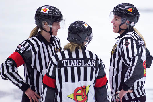 Domare Gabriella Gran, Katarina Timglas och Veronica