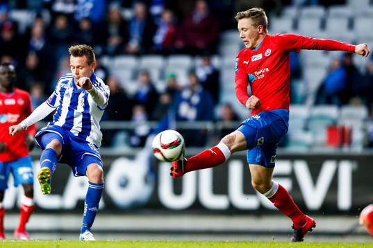 IFK Göteborgs Jakob Ankersen testar skott