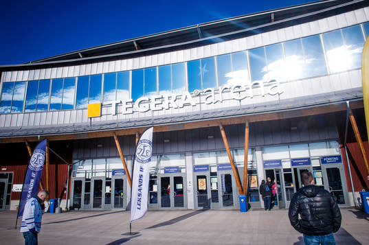 Exteriör på Tegera Arena före ishockeymatchen i kvalet