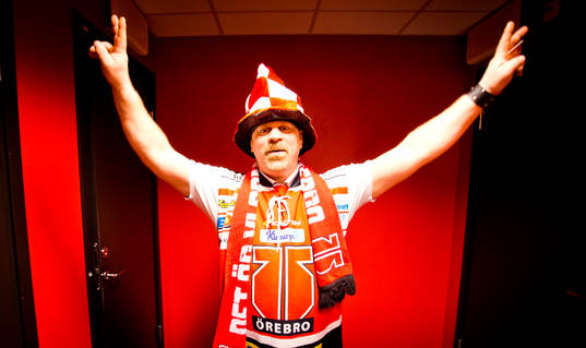 Glada Örebrosupporter innan kvartsfinal två i