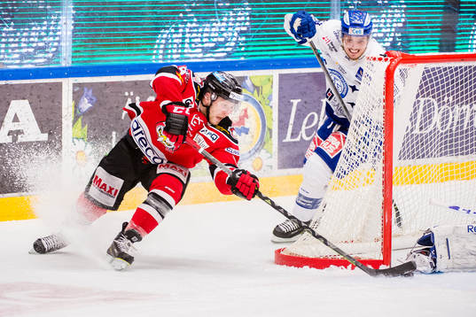 Malmö Redhawks Frederik Storm missar målchans framför