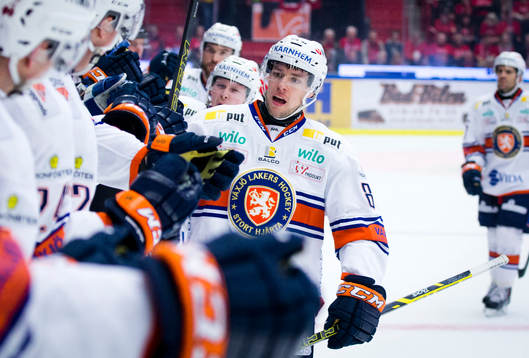 Växjös Robert Rosén gör 0-1 och jublar