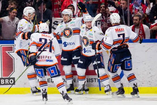 Växjös spelare jublar