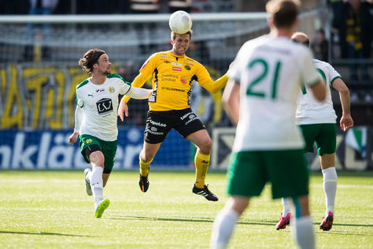 Elfsborgs Anders Svensson och Hammarbys Linus Hallenius