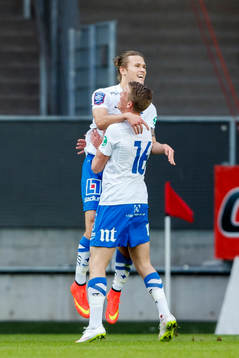Norrköpings Arnor Traustason och Joel Enarsson jublar
