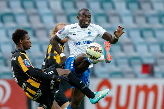 Häckens Mohammed Abubakari  och Norrköpings Alhaji Kamara