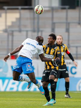 Norrköpings Alhaji Kamara och Häckens Mohammed Abubakari
