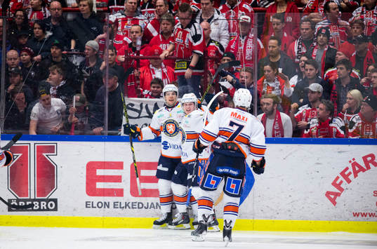 Växjös Robert Rosén gör 0-2 och jublar