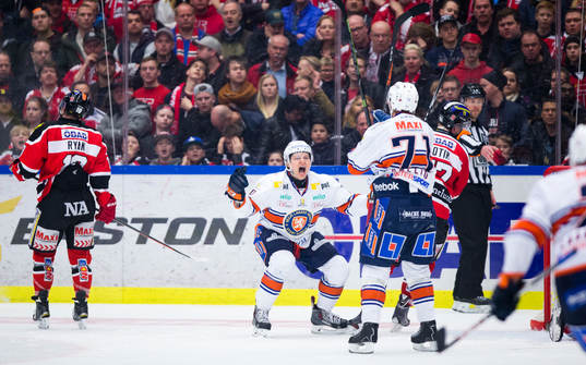 Växjös Rhett Rakhshani gör 0-3 och jublar