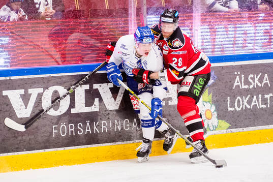 Leksands Tomi Sallinen och Malmö Redhawks Jens Olsson