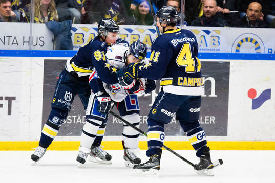 s Andreas Jämtin och Chris Campoli (h) mot Linköpings