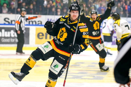 Skellefteås Anton Lindholm jublar